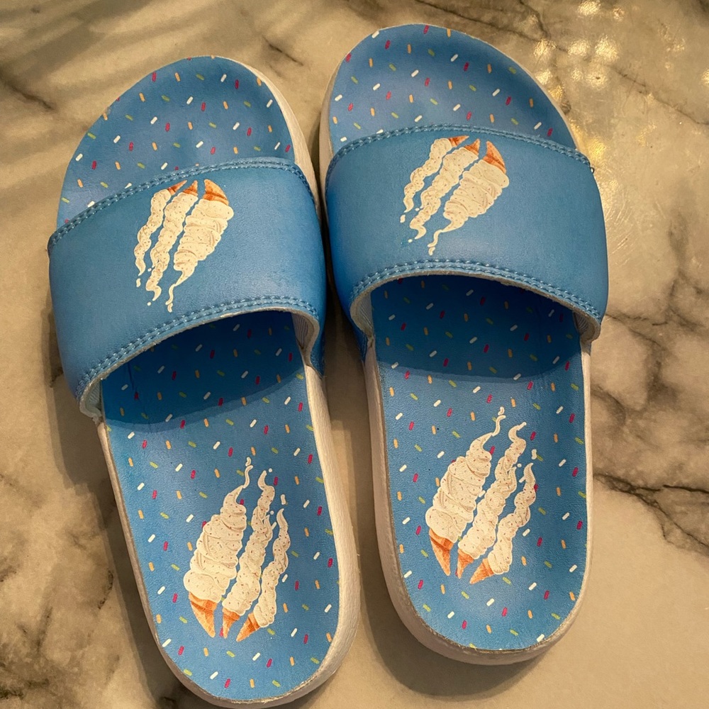 YouTube PrestonPlayz Fire Merch Ice Cream Slides 10/11
